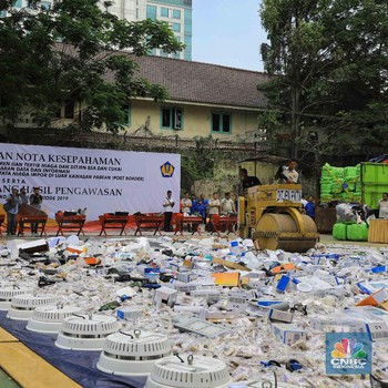 Langgar Aturan, Ribuan Barang Ilegal Dimusnahkan di Kemendag