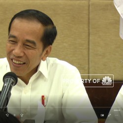Gubernur Anies, Simak Nih Jokowi Beri Tips Atasi Banjir DKI