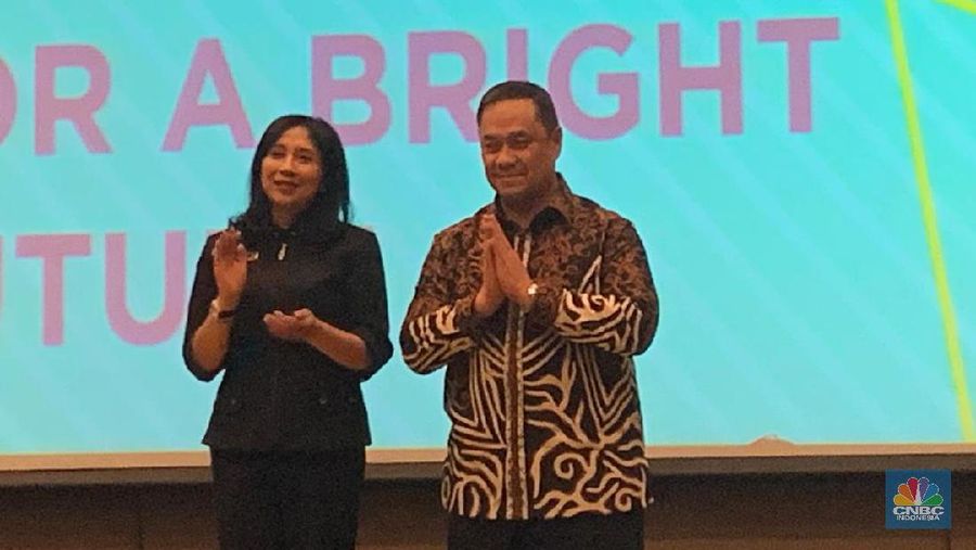 Founder Duta Bangsa, Anita Ratnasari Tanjung launching program Duta Bangsa dengan menggandeng ESQ, untuk menghasilkan SDM unggul berkualitas. 