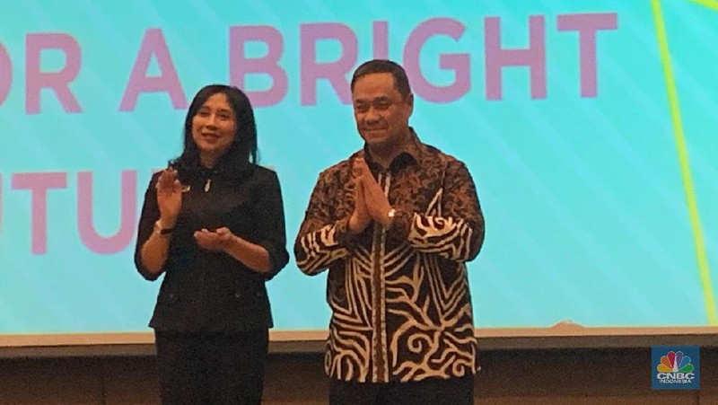 Founder Duta Bangsa, Anita Ratnasari Tanjung launching program Duta Bangsa dengan menggandeng ESQ, untuk menghasilkan SDM unggul berkualitas. 