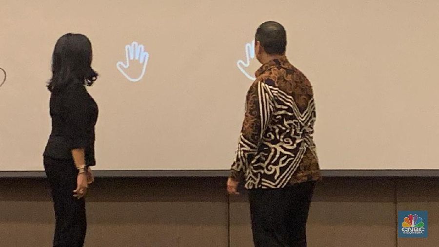 Founder Duta Bangsa, Anita Ratnasari Tanjung launching program Duta Bangsa dengan menggandeng ESQ, untuk menghasilkan SDM unggul berkualitas. 