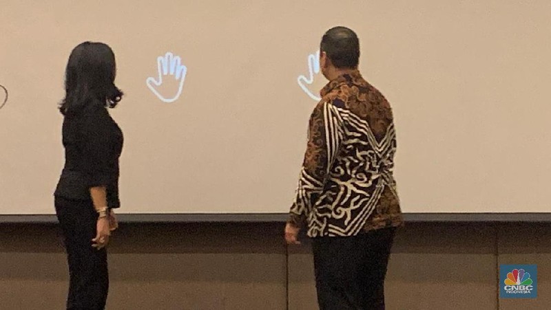 Founder Duta Bangsa, Anita Ratnasari Tanjung launching program Duta Bangsa dengan menggandeng ESQ, untuk menghasilkan SDM unggul berkualitas. 