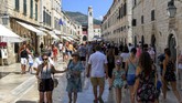Kota Dubrovnik di Kroasia menjadi lokasi syuting kota kasino Canto Bight. Kota kasino ini diceritakan ada di Planet Cantonica, planetnya para orang kaya. (Savo PRELEVIC / AFP)