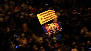 FOTO: Bentrok Separatis Catalonia di Laga Barcelona-Madrid
