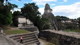 Kota kuno peninggalan Suku Maya, Tikal, yang berada di Guatemala menjadi lokasi syuting pendaratan Millennium Falcon di Yavin. Kota ini masuk dalam daftar UNESCO. (HECTOR RETAMAL / AFP)