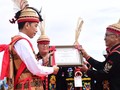 Jokowi Dapat Gelar 'Derayen Acang Aco' dari Dayak Lundayeh