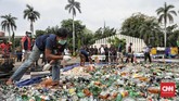 Dirjen Bea dan Cukai Heru Pambudi menyatakan ada di antara barang bukti yang dimusnahkan itu terdapat 320.000 batang rokok ilegal berbagai merek yang sudah mendapatkan putusan pengadilan berkekuatan hukum tetap. (CNN Indonesia/Bisma Septalisma)