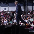 Sejuta Alasan Pasar Abaikan Kehebohan Pemakzulan Trump