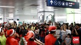 Jelang perayaan Natal 2019, sejumlah komunitas dan kelompok paduan suara mahasiswa bersama-sama membawakan alunan musik bernuansa Natal di Jakarta. (CNN Indonesia/Andry Novelino)