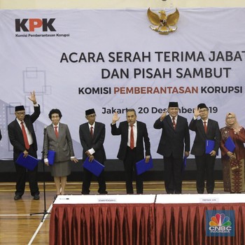 Begini Gaya Firli Cs Saat Sertijab di Gedung KPK