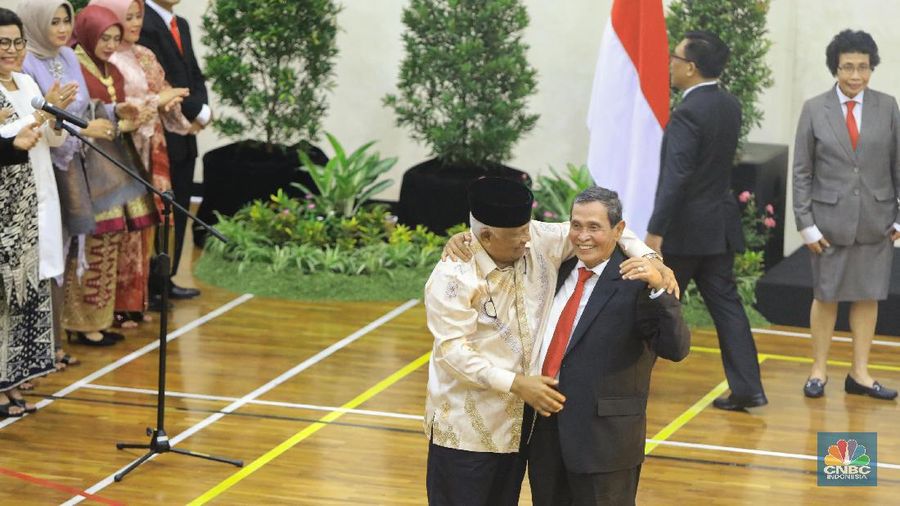 Ketua KPK Firli Bahuri baru saja dilantik Presiden Joko Widodo (Jokowi).