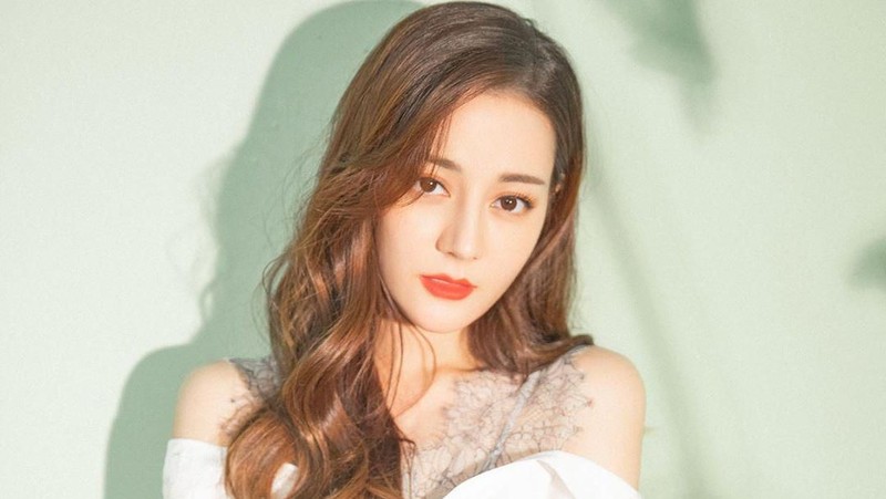 Berikut deretan wanita berparas cantik keturunan Uighur.