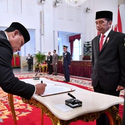 Rancangan Keppres Pemberhentian Firli Siap Diteken Jokowi