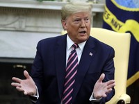 Harga Minyak Kemarin Melorot Gegara Trump, Hari Ini Gimana?