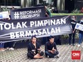 Aksi Teatrikal Tolak Firli Cs, Dukun Usir Roh Jahat di KPK
