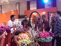 Berbekal Eceng Gondok, UMKM Kerajinan Ini Go International
