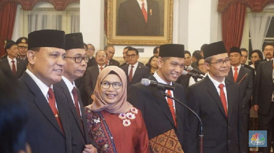 Pelantikan dilaksanakan di Istana Negara, Kompleks Istana Kepresidenan, Jakarta, Jumat (20/12/2019).