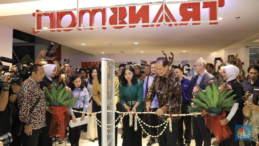 Transpark Mall Bintaro memiliki konsep tema Negeri Sakura, termasuk Harajuku.