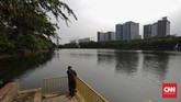 Danau Kemayoran dalam RTH Utan Kemayoran terlihat bersih. BLU Pusat Pengelolaan Komplek (PPK) Kemayoran merampungkan revitalisasi hutan kota Kemayoran tahap I dengan total investasi sebesar Rp4 miliar.