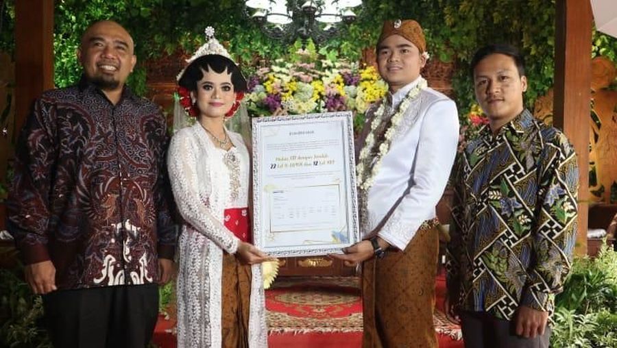Semakin meleknya generasi milenial dengan produk jasa keuangan, turut memengaruhi gaya hidup mereka, termasuk urusan mahar pernikahan.