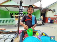 Gokil! Cuma Dagang Maklor, Setiaci Cuan Rp 9,6 Juta/Bulan