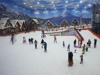 Referensi Liburan, Ini Taman Rekreasi Salju Indoor di Bintaro