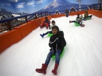 Long Weekend di Trans Snow World Bekasi, Ada Banyak Promo Lo!