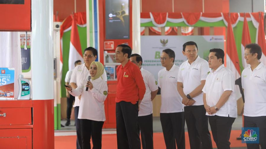 Keduanya menghadiri peresmian implementasi program B30 di SPBU milik Pertamina di Jalan MT Haryono, Jakarta, Senin (23/12/2019) pagi.