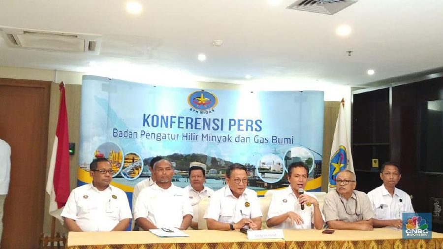 Menteri Energi dan Sumber Daya Mineral (ESDM), Arifin Tasrif Senin siang (23/12/2019) meninjau langsung Posko Nasional ESDM di Gedung BPH Migas.