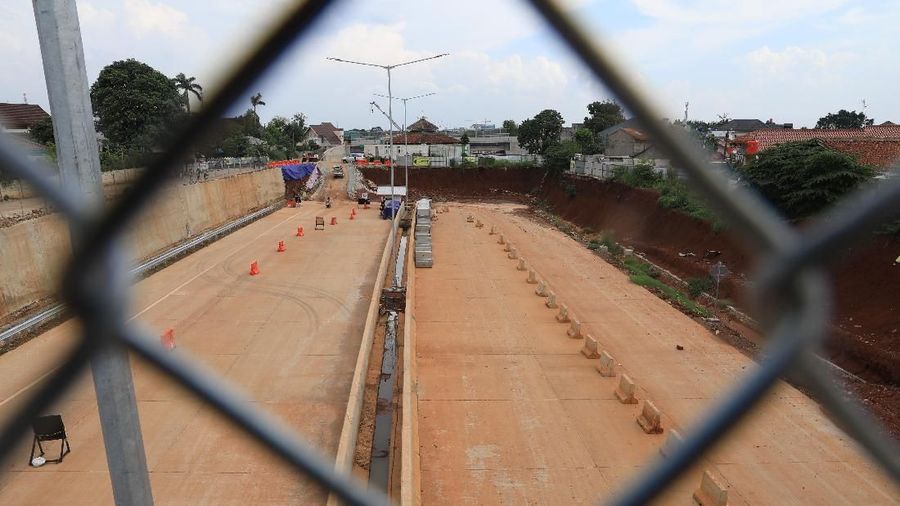 Rumah di tengah Proyek Tol Cinere- Serpong yang Terkendala Pembebasan lahan (CNBC Indonesia/Tri Susilo)