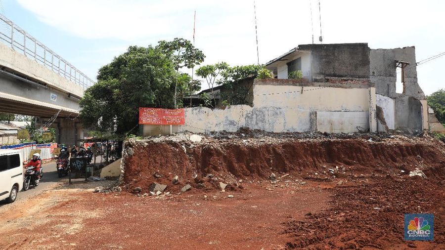 Tol ini mulai digagas sekitar 2006, pembebasan lahan ditargetkan rampung di 2008. Namun proses pembebasan lahan tak kunjung tuntas sehingga saat ini.