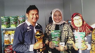 Menaker Minta TKI Promo Borobudur-Mandalika dengan Ponsel