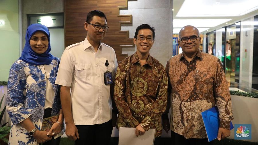 Nah, PLN juga memiliki Sinthya Roesly yang resmi menjadi Direktur Keuangan.