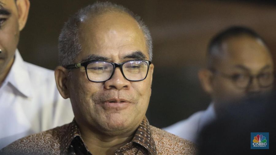 Rapat Umum Pemegang Saham (RUPS) PT PLN (Persero) kemarin menetapkan Zulkifli Zaini menjadi Direktur Utama dan Amien Sunaryadi sebagai komisaris utama PLN.
