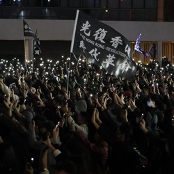 Demo Tahun Baru, Polisi Hong Kong Tangkap 400 Demonstran