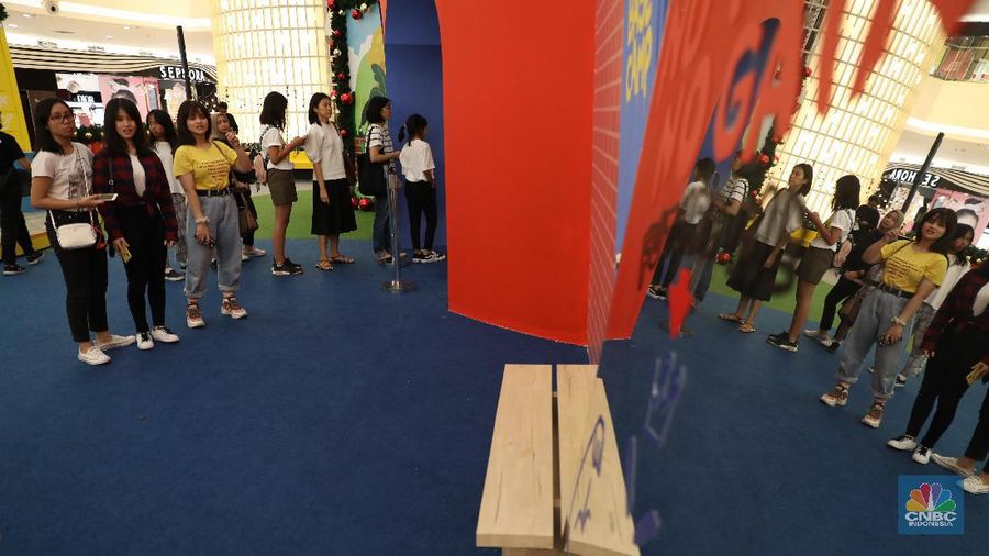 Kabar baik untuk para penggemar BTS, koleksi kartun BT21 pertama kalinya hadir di Indonesia. Bisa foto-foto bareng. 
