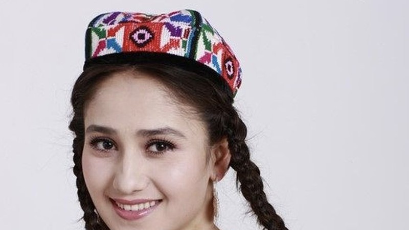 Berikut deretan wanita berparas cantik keturunan Uighur.