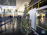 Unik! Barang Hasil Sitaan Bandara 'Disulap' Jadi Pohon Natal