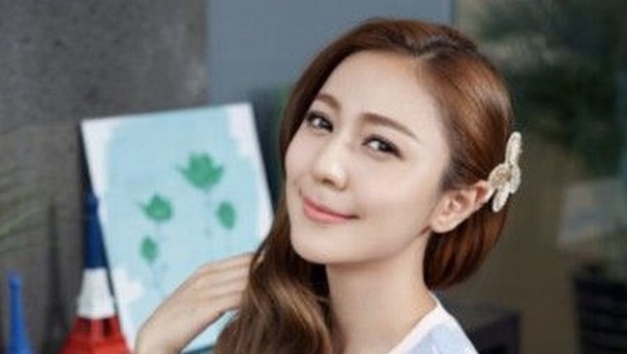 Berikut deretan wanita berparas cantik keturunan Uighur.