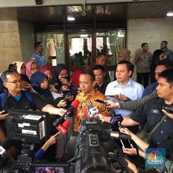 Corona Bikin Ekonomi Keok, Bahlil Sesumbar Investasi Naik