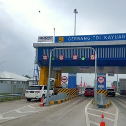 Awas Covid-19! 430 Ribu Mobil Lintasi Tol Trans Sumatera