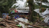 Lembaga bencana Filipina mengungkapkan korban tewas berasal dari Visayas, Filipina. Sementara bencana serupa juga menerjang Borocay, Coron, dan sejumlah destinasi wisata populer lainnya. (Photo by Bobbie ALOTA / AFP)