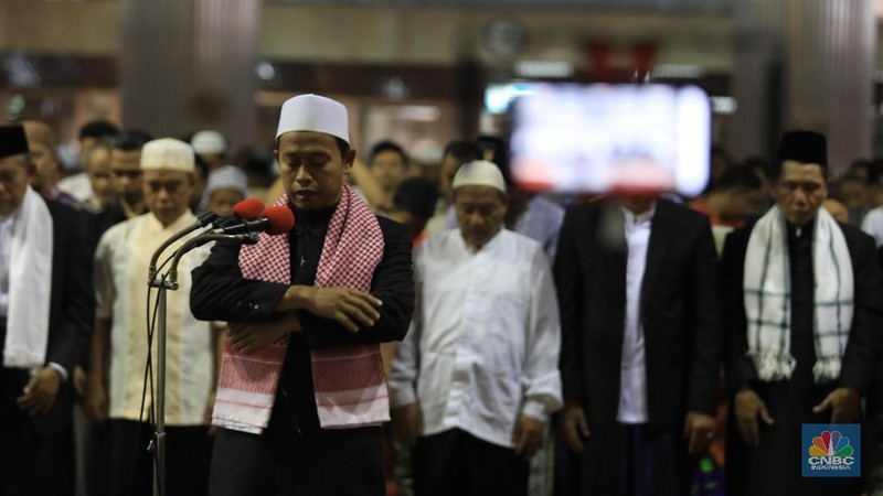 Sejumlah masjid di Jakarta dijadwalkan menggelar sholat sunah kusuf atau sholat gerhana matahari selepas Dzuhur.