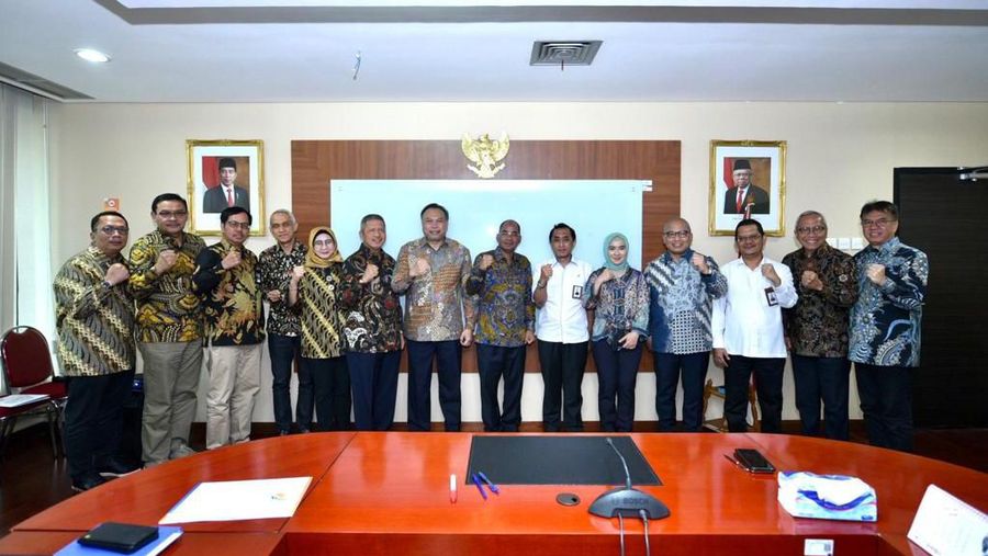 Menteri Badan Usaha Milik Negara (BUMN) Erick Thohir melakukan perubahan susunan Direksi PT Pertamina (Persero).