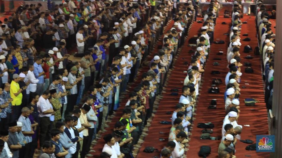 Sejumlah masjid di Jakarta dijadwalkan menggelar sholat sunah kusuf atau sholat gerhana matahari selepas Dzuhur.