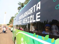 Ada Bus Gratis nih Kalau Gak Mau Naik KRL, Catat Jadwalnya!