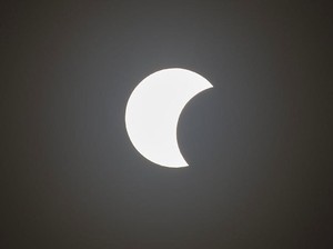 Ada Gerhana Matahari Parsial September 2025, Cek Jadwal dan Lokasinya