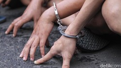 2 Pria Kepergok Cari Sabu di Semak-semak di Maros Ditangkap