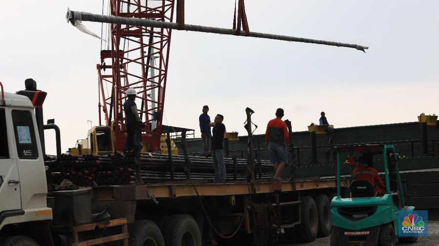 Bongkar Muat Pelabuhan Sunda Kelapa (CNBC Indonesia/Tri Susilo)