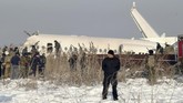 Presiden Kazakhstan Kasyym-Jomart Tokayev menyatakan belasungkawa kepada seluruh penumpang dan kerabat keluarga yang ditinggalkan. (AP Photo/Vladimir Tretyakov)